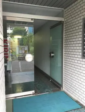 ビッグウエスト3号館ビルの外観