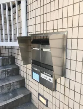マルエスビルの外観