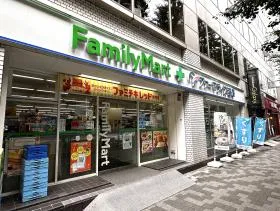 ファミリーマート+ファーマライズ薬局