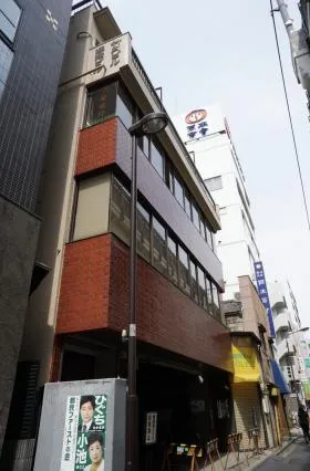 深津ビルの外観