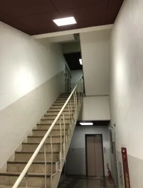 化粧ビルの外観