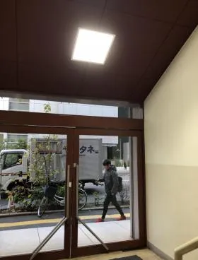 化粧ビルの外観