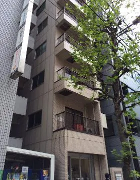 鈴惣ビルの外観