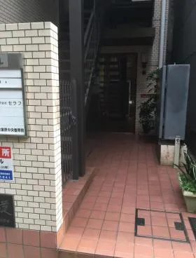 鈴惣ビルの外観