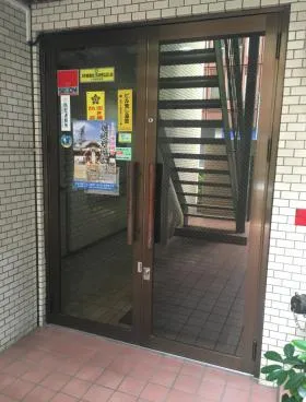 鈴惣ビルの外観
