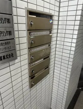 STビルの外観