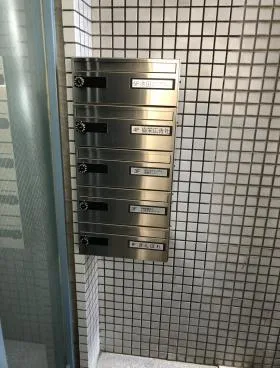 山茂登ビルの外観