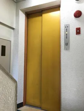 小森ビルの外観