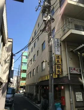 本間屋ビルの外観