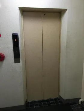 本間屋ビルの外観