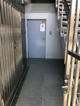 松下産業本社ビルの外観