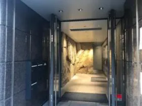 松下産業本社ビルの外観