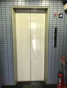 KUMAKIビルの外観