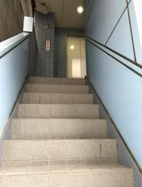 KUMAKIビルの外観
