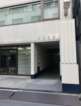 KHビルの外観