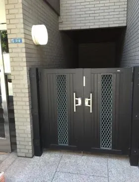南青山ホームズの外観