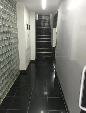 プラントビルの外観