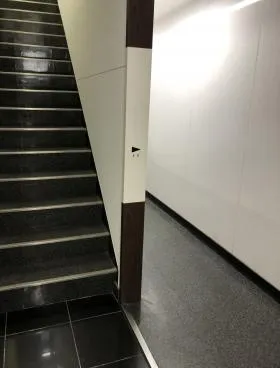 プラントビルの外観
