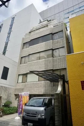 鈴木ビルの外観