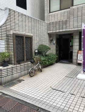 鈴木ビルの外観