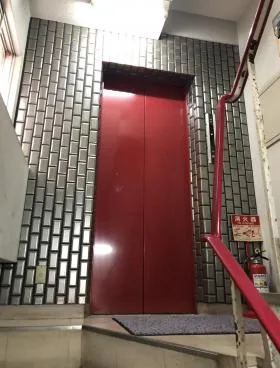 鈴木ビルの外観