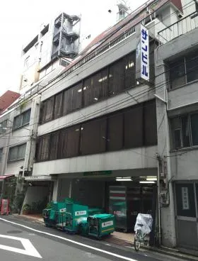 サンビルの外観