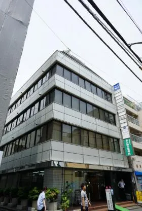 東和神田ビルの外観