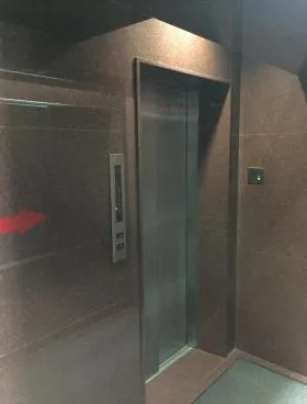 ハトヤビルの外観