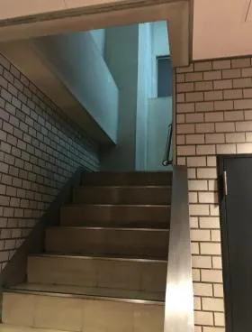 善幸ビルの外観