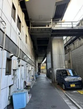 JR高架下千代田ビルの外観