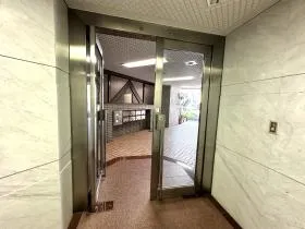 赤塚ビルの外観