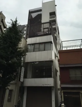 ニューアガタビルの外観