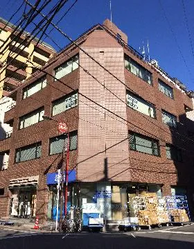 K&Sフィールドビルの外観
