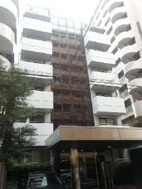新宿ガーデンビルの外観
