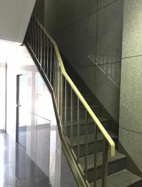 日本ビルの外観