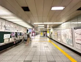 都営大江戸線「築地市場駅」