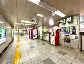 都営大江戸線「築地市場駅」