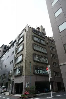 堀川ビルの外観