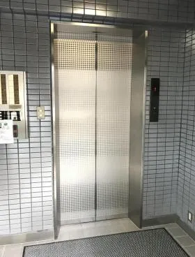 建部ビルの外観