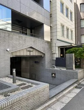 エスティ青山ビルの外観