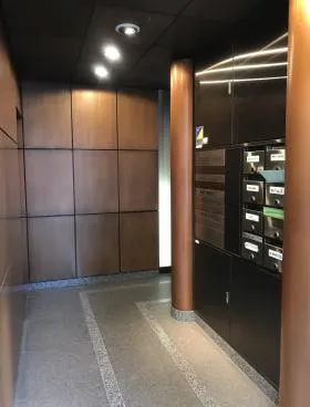 HIビルの外観