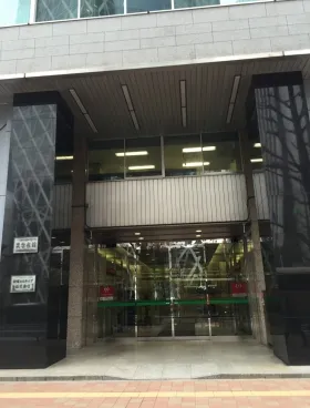 新宿ビルの外観