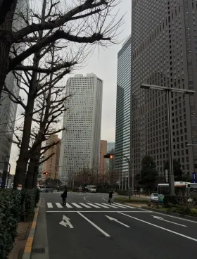 新宿ビルの外観