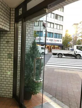 アイアンビルの外観