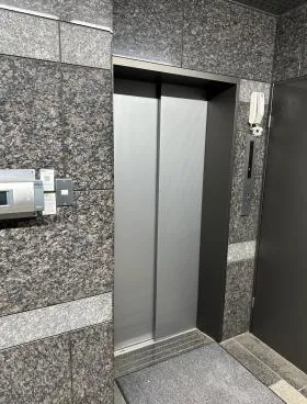 TRUST VALUE 岩本町の外観