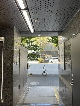 TRUST VALUE 岩本町の外観
