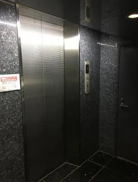 トルテックビルの外観