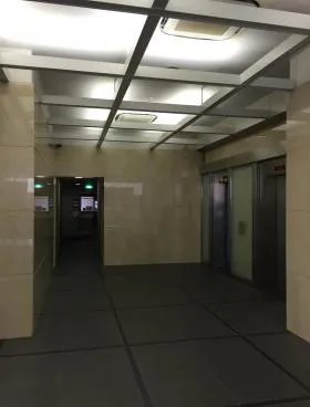 岩本町ビルの外観