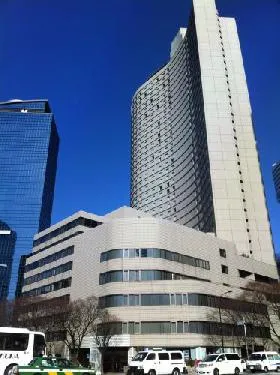 新宿国際本館ビルの外観