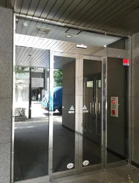 ユニゾ岩本町3丁目ビル南館(旧:ヒロモリ)ビルの外観